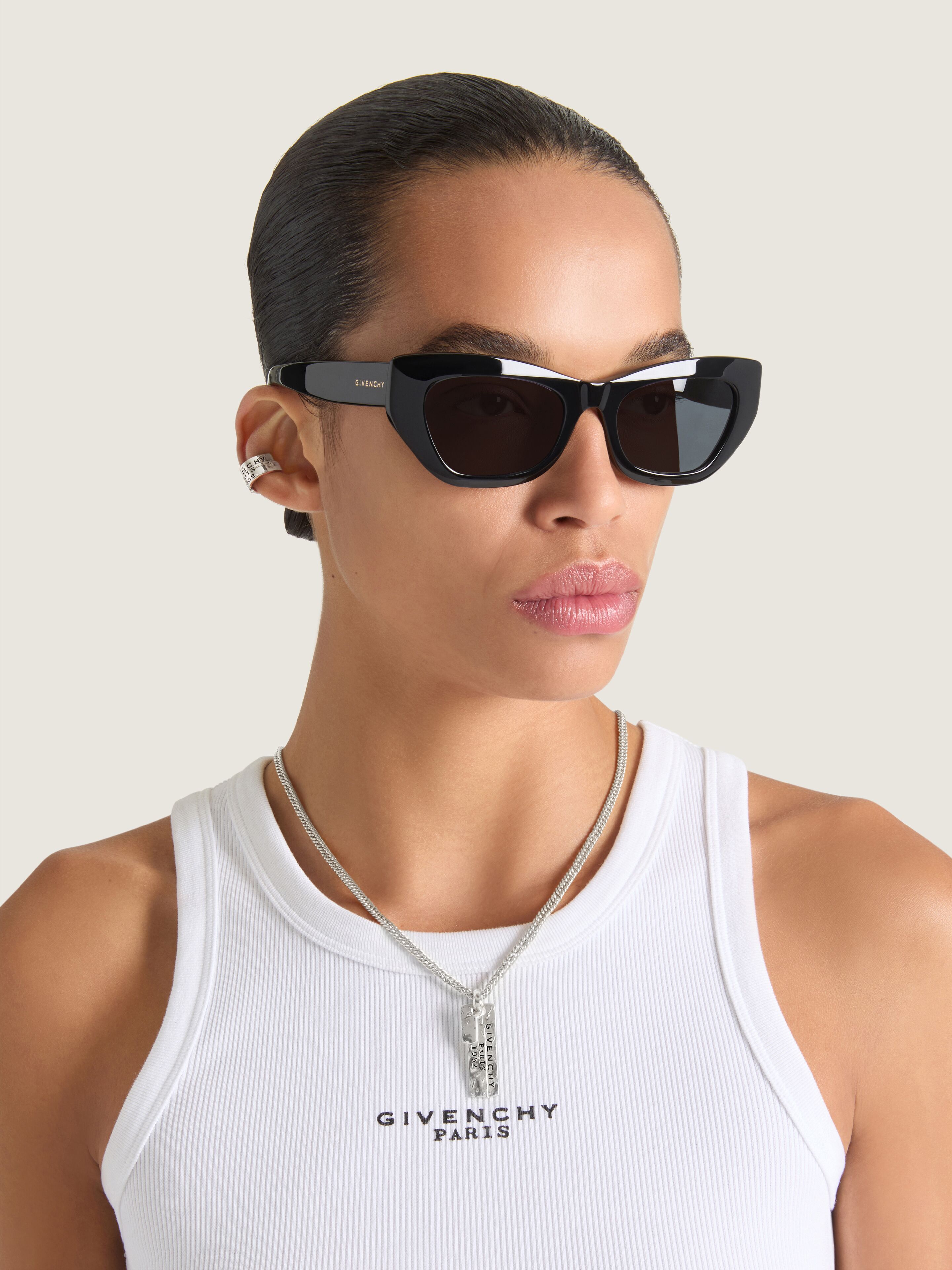 GIVENCHY Tape earcuff in metal and enamel